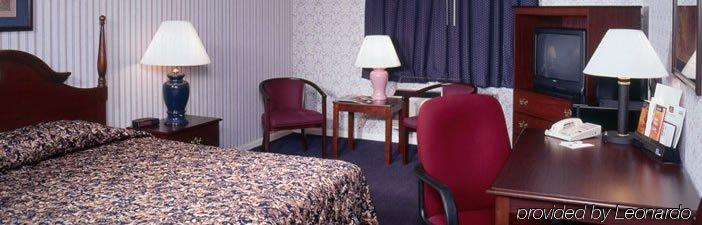 Hotel Carlisle & Embers Convention Center Номер фото