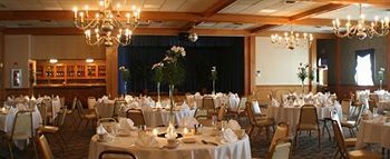 Hotel Carlisle & Embers Convention Center Екстер'єр фото